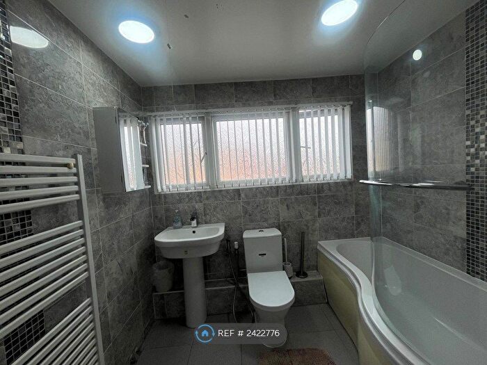 3 Bedroom Terraced House To Rent In Burgett Road, Slough, SL1