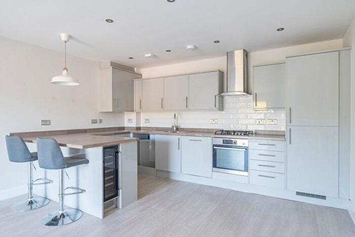 2 Bedroom Flat For Sale In Connaught Road, Brookwood, Woking, GU24