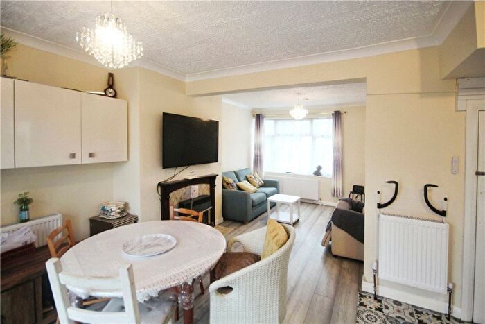 2 Bedroom End Of Terrace House To Rent In Marsh Lane, Addlestone, Surrey, KT15