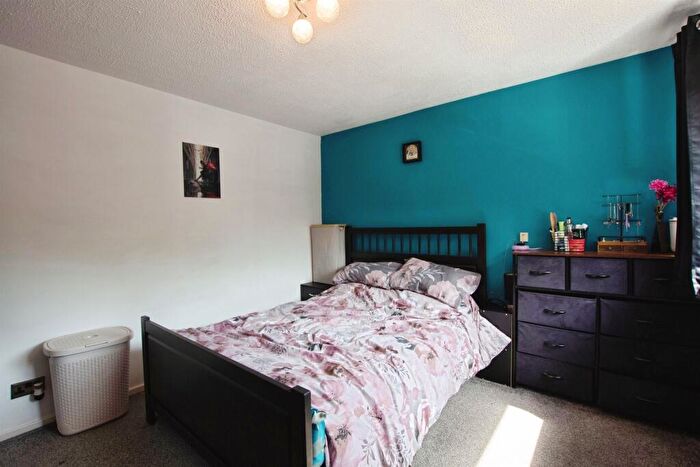 2 Bedroom Semi-Detached House For Sale In Wood Link, Nottingham, NG6