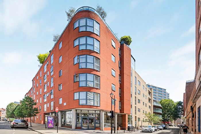2 Bedroom Flat For Sale In Harrowby Street, Marylebone, London, W1H