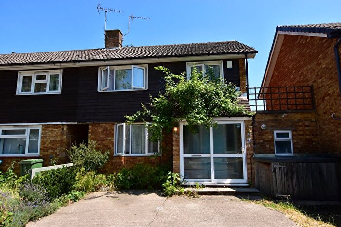 3 Bedroom End Of Terrace House For Sale In Garsmouth Way, Watford, WD25