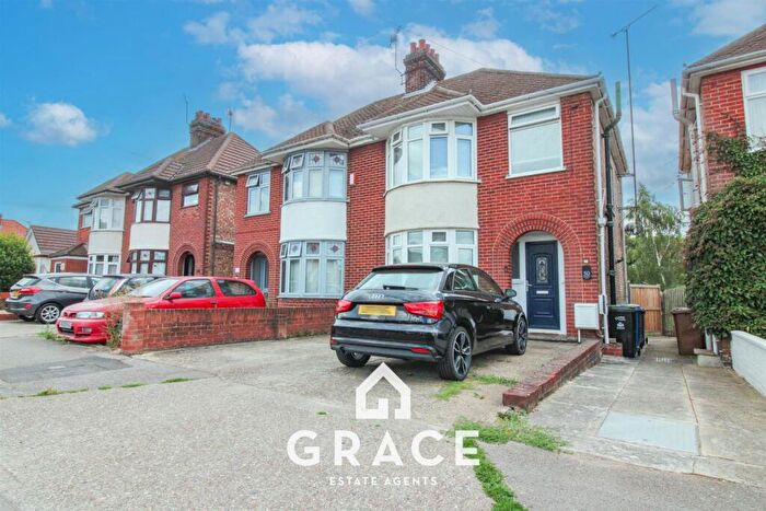 3 Bedroom Semi-Detached House For Sale In Ashcroft Road, Ipswich, IP1