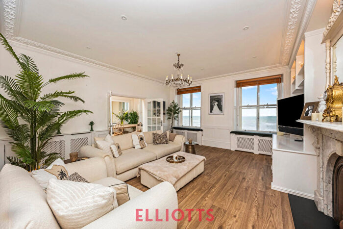 3 Bedroom Apartment For Sale In Adelaide Crescent, Hove, BN3