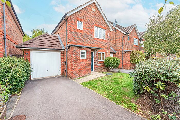 3 Bedroom Detached House To Rent In Locksley Gardens, Winnersh, RG41
