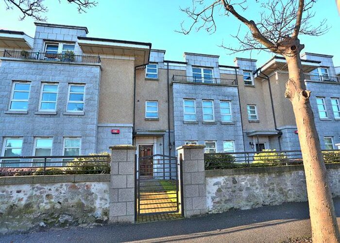 2 Bedroom Flat To Rent In Anderson Drive, The West End, Aberdeen, AB15