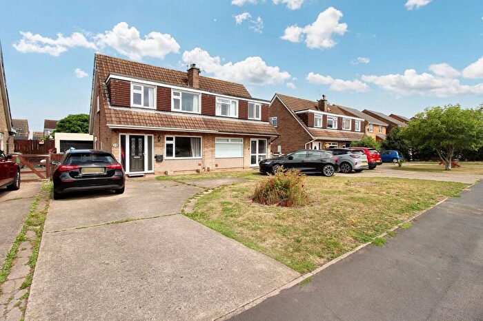 3 Bedroom Semi-Detached House For Sale In Knapp Road, Thornbury, BS35