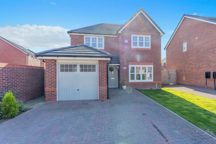 4 Bedroom Detached House For Sale In New Lincoln Road, Oakley Park, Ellesmere Port, CH65