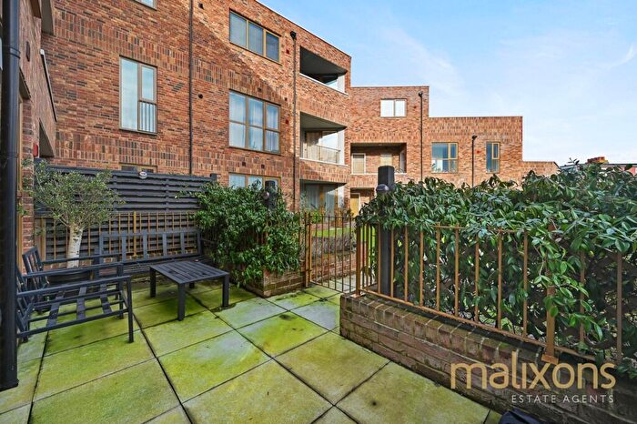 3 Bedroom Maisonette To Rent In Caithness Road, Mitcham, CR4