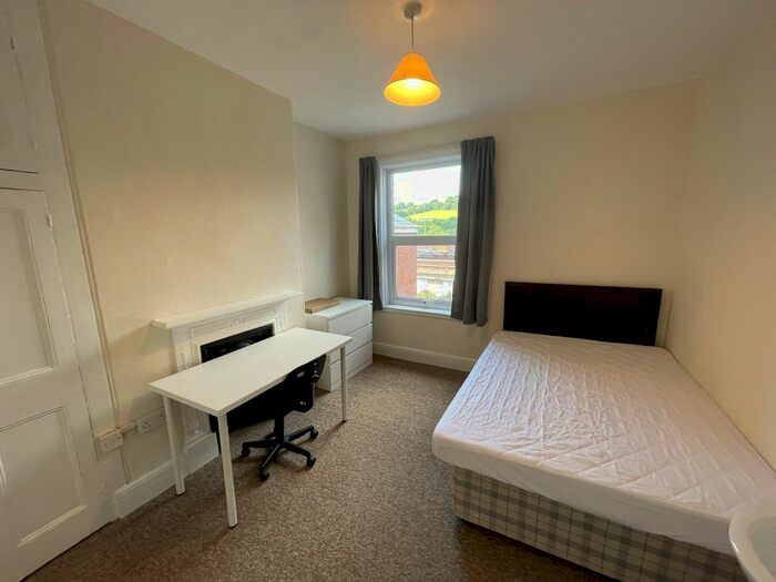 1 Bedroom Terraced House To Rent In Cowley Bridge Road, Exeter, EX4