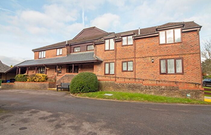 1 Bedroom Flat For Sale In Swallow Court, Clanfield, PO8