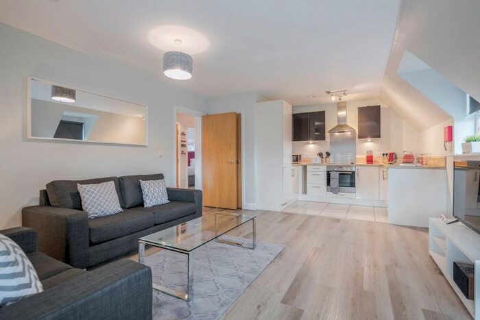 2 Bedroom Flat To Rent In Egham Hill, Egham, TW20