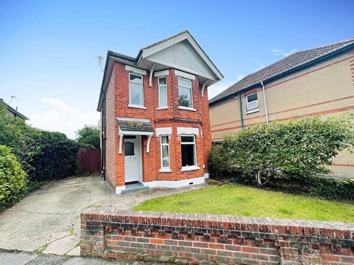 4 Bedroom Detached House To Rent In Bemister Road, Bournemouth, BH9