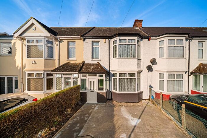 3 Bedroom Terraced House For Sale In Lennox Road, Gravesend, Kent, DA11