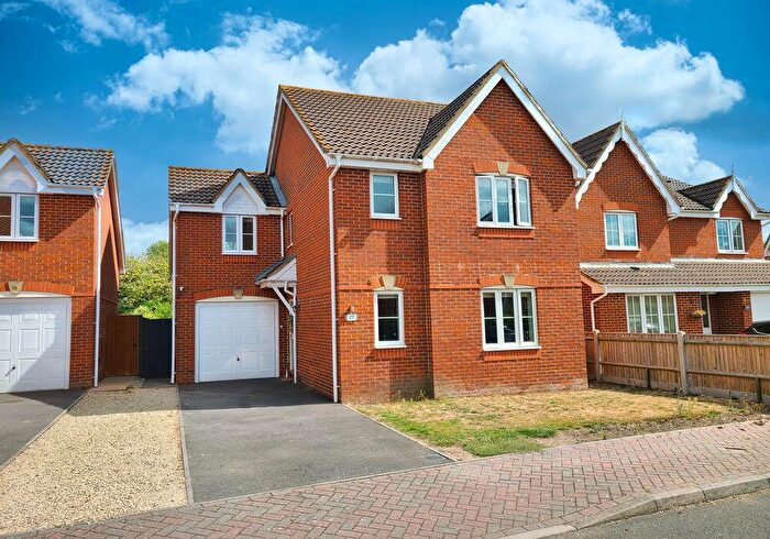 4 Bedroom Detached House For Sale In Hawkers Close, Totton, Southampton, SO40
