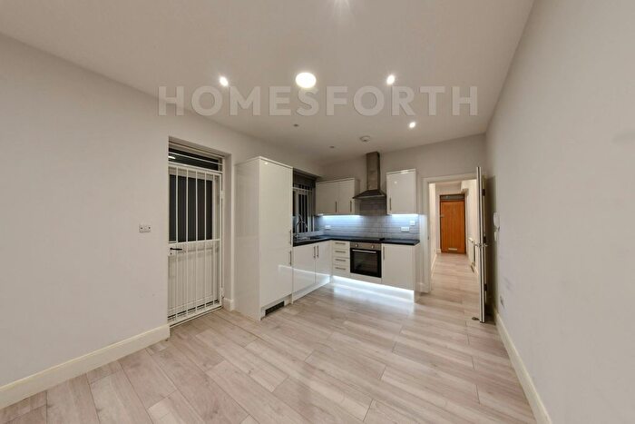 1 Bedroom Flat To Rent In Drake House, Stepney Way, Whitechapel, E1