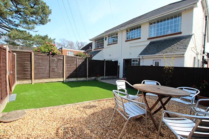 3 Bedroom Flat To Rent In Wimborne Road East, Ferndown, BH22