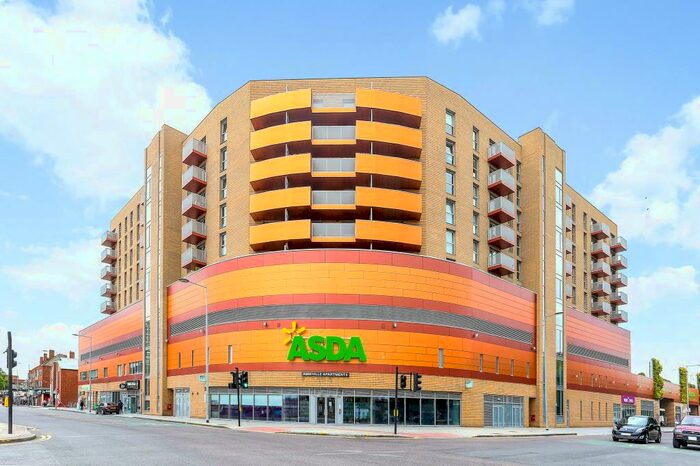 3 Bedroom Apartment To Rent In Barking, IG11