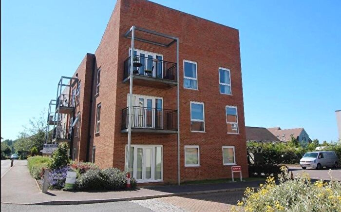 2 Bedroom Apartment For Sale In The Moors, Redhill, Surrey, RH1
