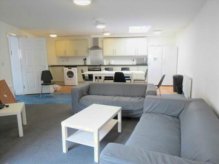 7 Bedroom Apartment To Rent In Seamoor Lane, Westbourne, Westbourne, BH4