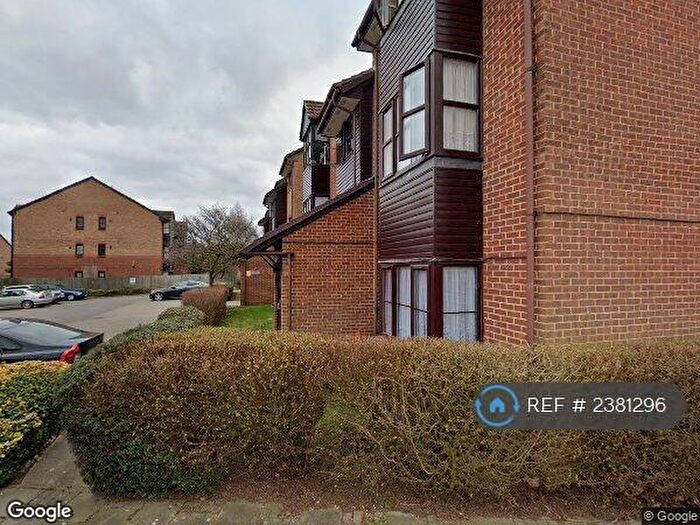 Studio To Rent In Conifer Way, Wembley, HA0