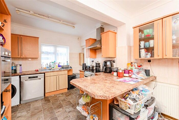 5 Bedroom End Terrace House For Sale In Gillingham Road, Gillingham, Kent, ME7