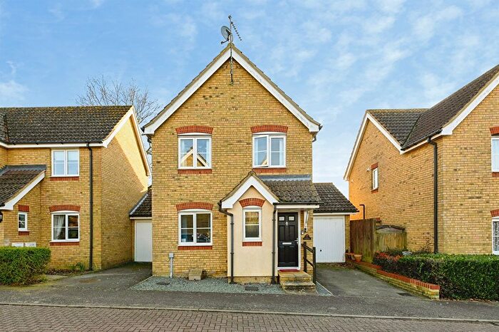 3 Bedroom Link Detached House For Sale In Bulrush Avenue, Downham Market, PE38