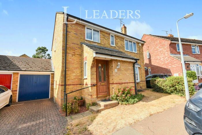 4 Bedroom Link Detached House To Rent In Riverside Way, Kelvedon, CO5