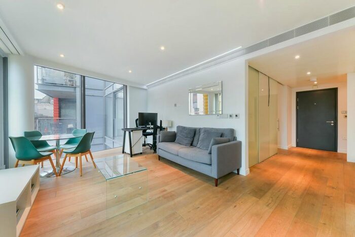 1 Bedroom Flat To Rent In Central St. Giles Piazza, Tottenham Court Road, London, WC2H