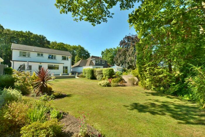 4 Bedroom Detached House For Sale In Upton Way, Broadstone, Dorset, BH18