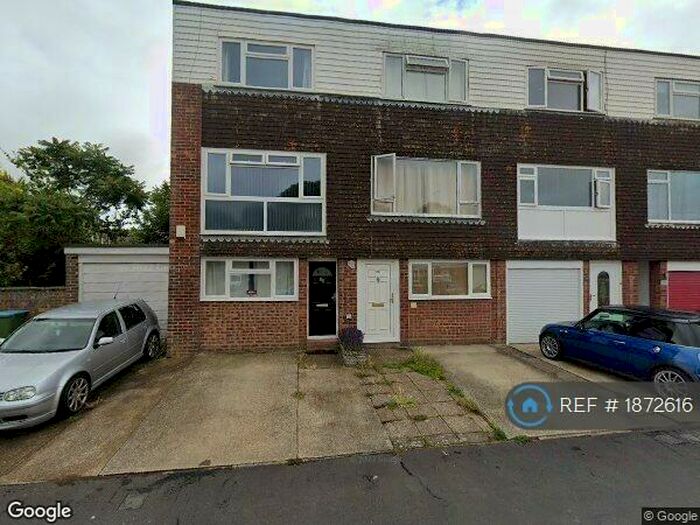 4 Bedroom Terraced House To Rent In Timberleys, Littlehampton, BN17