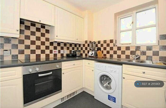 2 Bedroom Flat To Rent In Otter Close, London, E15