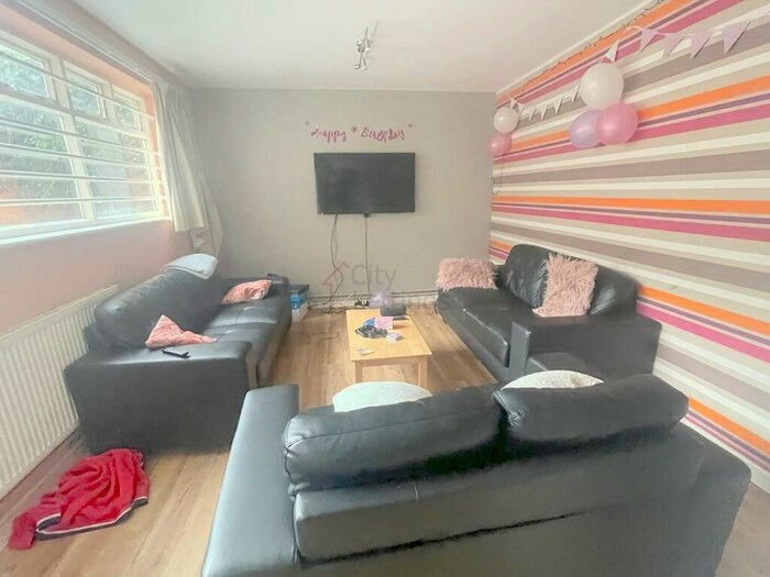 7 Bedroom Flat To Rent In Annesley Grove, NG1