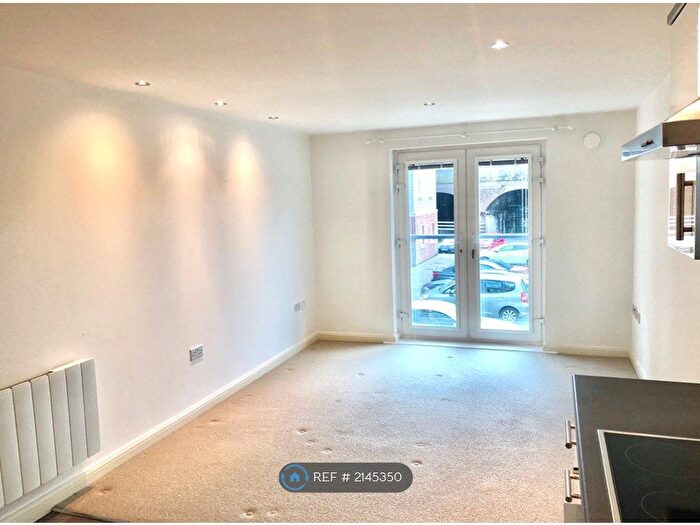 2 Bedroom Flat To Rent In Saddlery Way, Chester, CH1