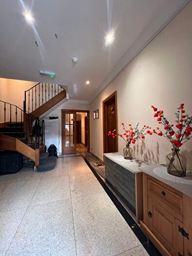 Studio To Rent In Bridge Lane, London, NW11