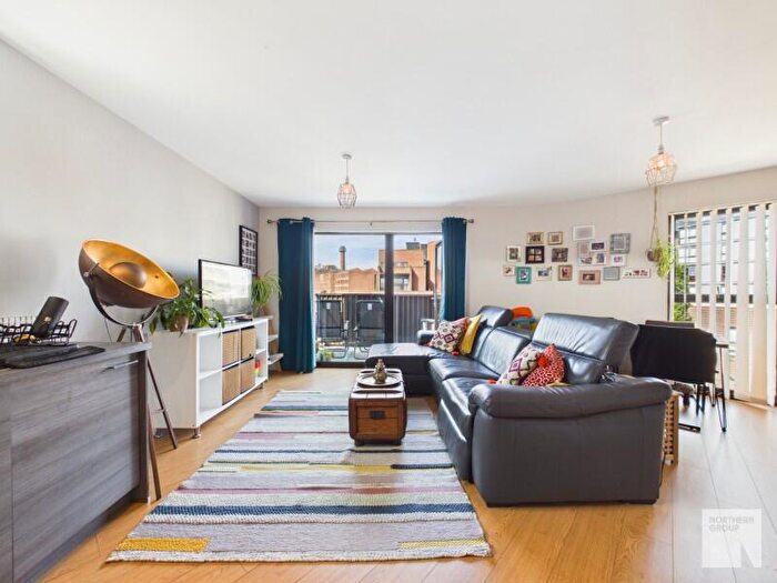 2 Bedroom Apartment To Rent In Burgess House :: Ancoats, M4