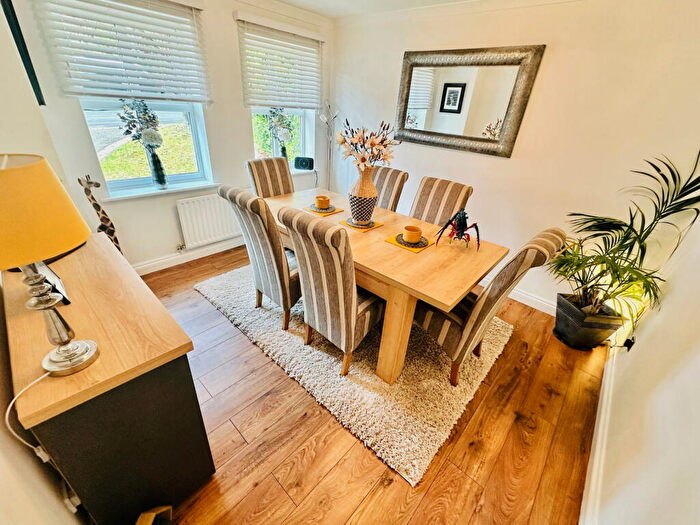 4 Bedroom Detached House For Sale In Shipton Close, Milking Bank, Dudley, DY1