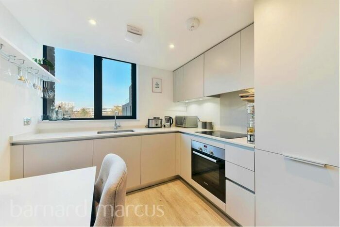 1 Bedroom Flat To Rent In Chiswick High Road, London, W4