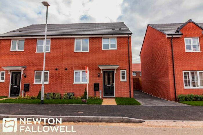 3 Bedroom Semi-Detached House To Rent In William Gardens, Retford, DN22