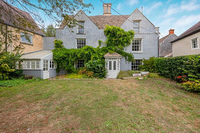 4 Bedroom Detached House For Sale In Paganhill, Stroud, GL5