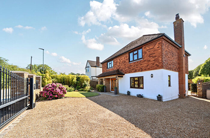 4 Bedroom Detached House For Sale In The Drift, Bromley, Kent, BR2