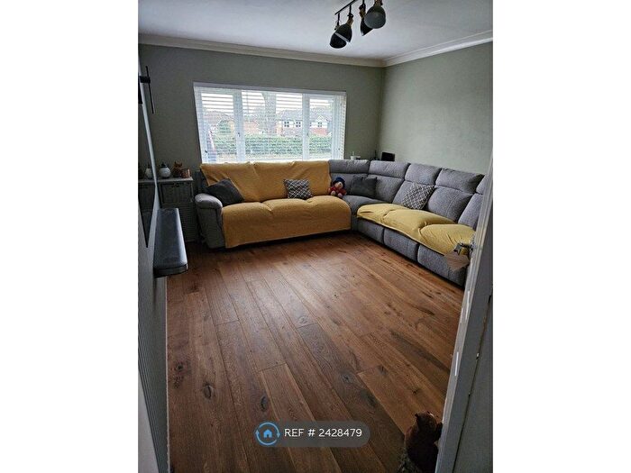 2 Bedroom Bungalow To Rent In Rockingham Road, Kettering, NN16