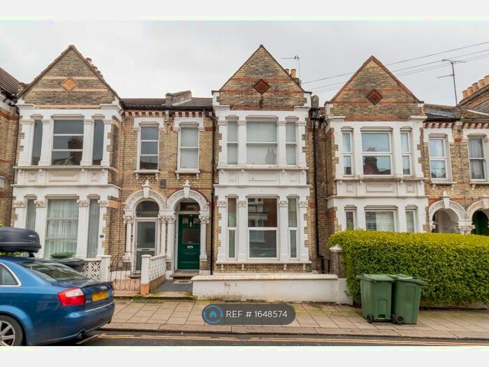 2 Bedroom Flat To Rent In Ground Floor, London, SW16