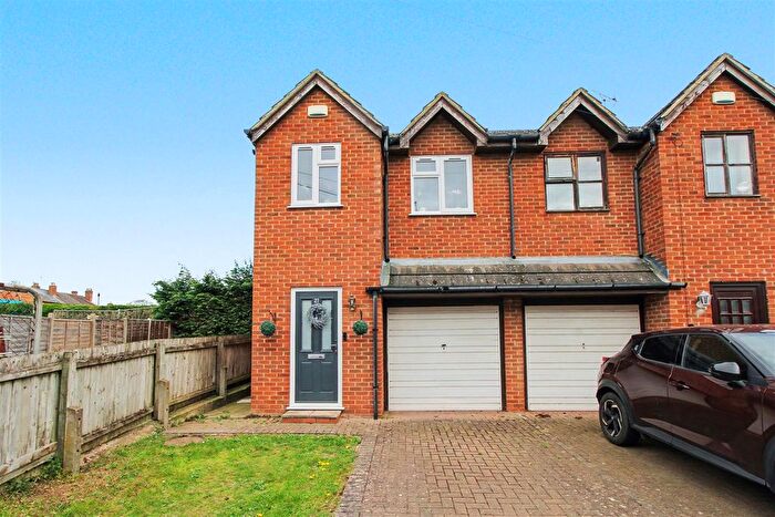 3 Bedroom Semi Detached House For Sale In Grove Road, Thrapston, Kettering, NN14