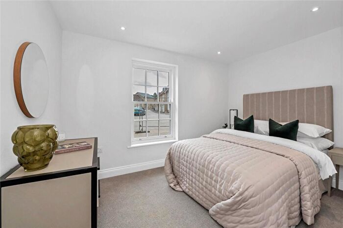 2 Bedroom Apartment For Sale In Abbots Gate, Bury St. Edmunds, Suffolk, IP33