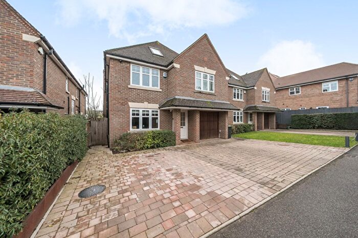 6 Bedroom Detached House For Sale In Penn Road, St. Albans, AL2