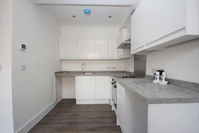 2 Bedroom Flat To Rent In High Street, Walthamstow, E17