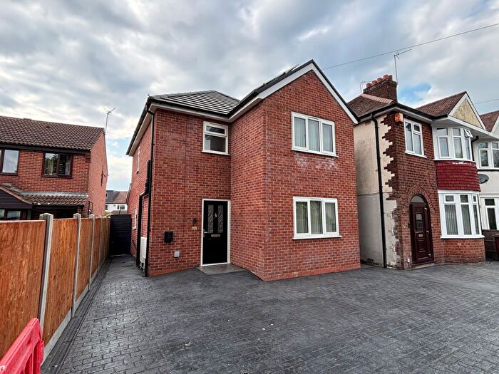 3 Bedroom Property To Rent In Warwick Avenue, Willenhall, WV13