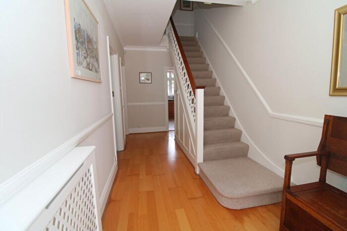 4 Bedroom Detached House For Sale In Broadoaks Way, Bromley, BR2