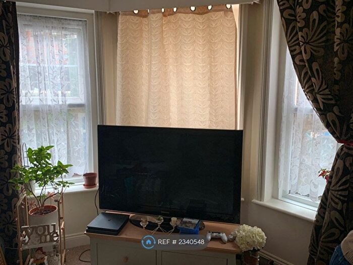 1 Bedroom Flat To Rent In Lime Hill Road, Tunbridge Wells, TN1
